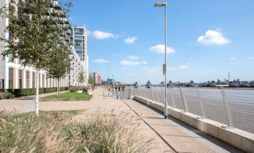 Large Double Room Overlooking The Thames Londra Exterior foto